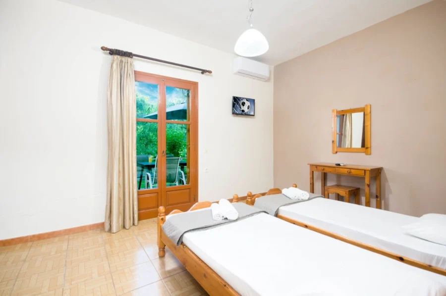 3 bedroom apt chrysanthy sidari apartments bedroom 02